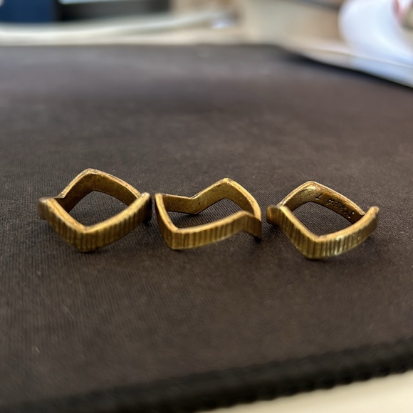 Set of 3 J Crew Matte Gold Tone Stackable Rings Size 5 EUC - Picture 4 of 4